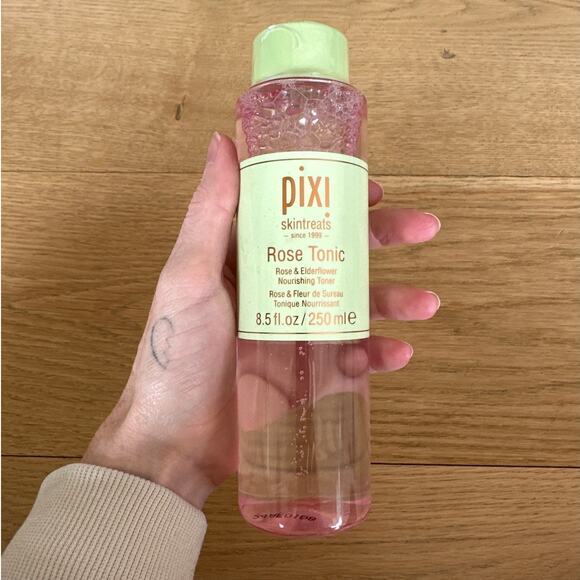 Pixi - Skintreats Rose Tonic Nourishing Toner with Rose & Elderflower - Picture 1 of 2